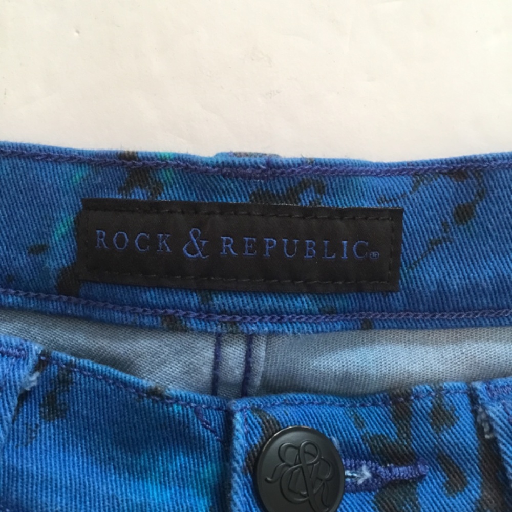 Rock& Republic Ladies Jean Shorts Blue/ Black/ Green/ Pink Size 2 - Picture 3 of 5